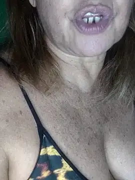 Kasandra Ho online show from November 2025 02:22:02 AM