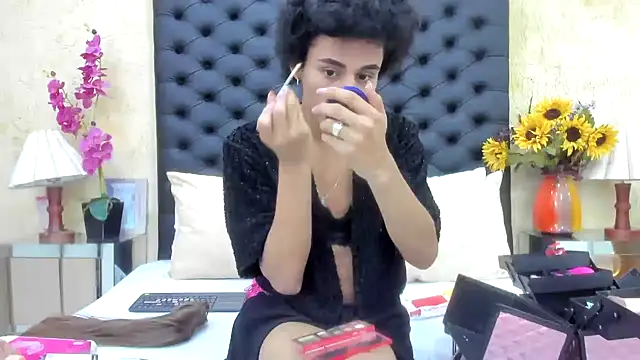 NahomiWhitel online show from September 2025 03:27:02 PM