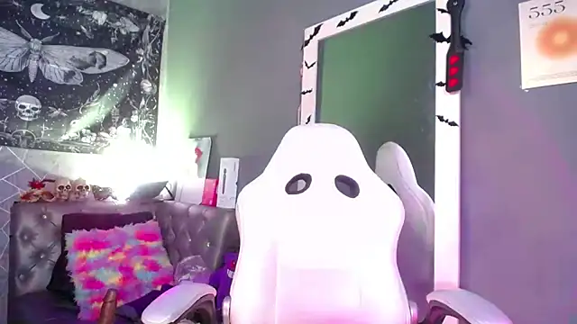 amelierouss online show from April 2026 02:59:02 AM