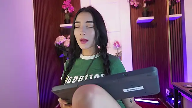 CattleyaScaly online show from October 2025 07:37:02 PM