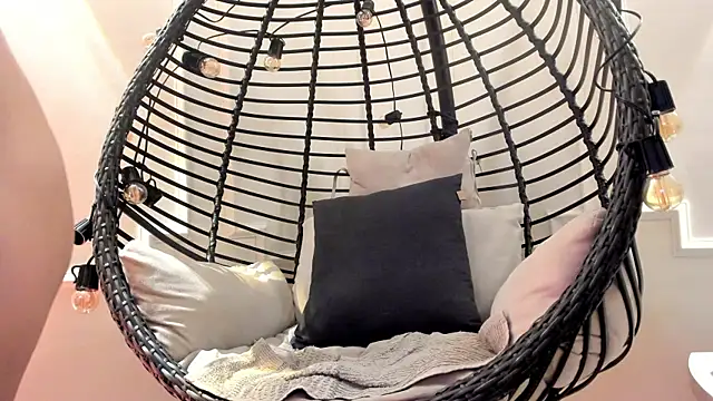 Snapshot of Megga_Bluee chatting on January 2025 11:37:02 PM Megga Bluee online show from January 2025 11:37:02 PM