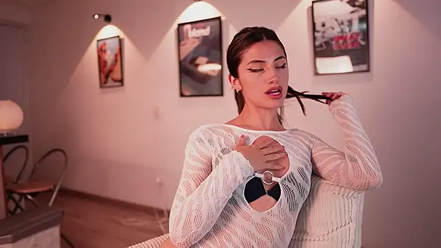 Snapshot of Megga_Bluee chatting on November 2025 02:10:02 AM Megga Bluee online show from November 2025 02:10:02 AM