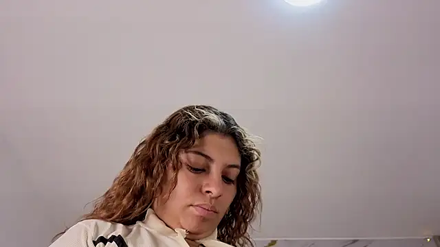 Snapshot of agatha_97_ chatting on February 2026 02:43:01 AM agatha 97 online show from February 2026 02:43:01 AM