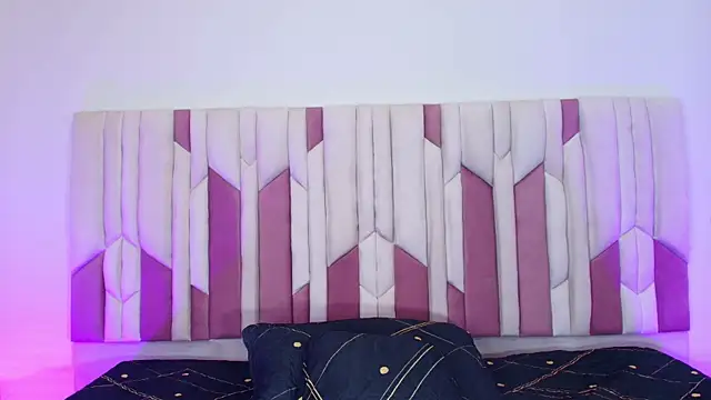 mia stanfort online show from October 2025 07:14:01 PM