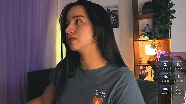 Snapshot of emilyrouxe chatting on September 2025 04:07:02 PM emilyrouxe online show from September 2025 04:07:02 PM