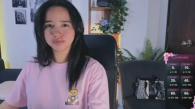 Snapshot of emilyrouxe chatting on September 2025 01:58:01 PM emilyrouxe online show from September 2025 01:58:01 PM