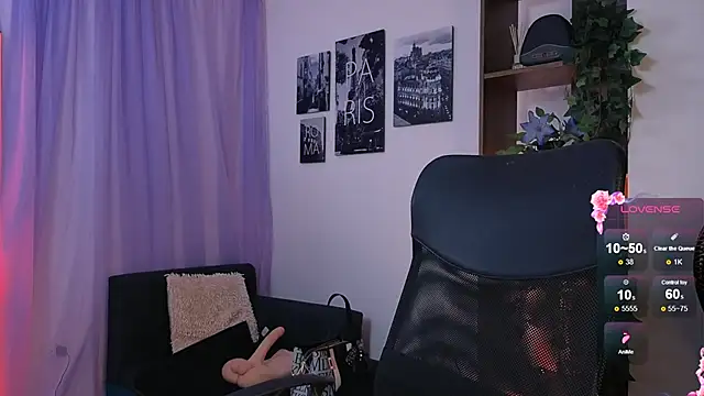 Snapshot of emilyrouxe chatting on September 2025 03:27:02 PM emilyrouxe online show from September 2025 03:27:02 PM