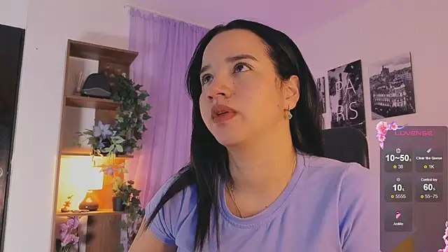 Snapshot of emilyrouxe chatting on October 2025 02:47:01 PM emilyrouxe online show from October 2025 02:47:01 PM