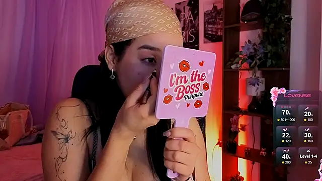 Snapshot of emilyrouxe chatting on October 2025 03:45:01 PM emilyrouxe online show from October 2025 03:45:01 PM