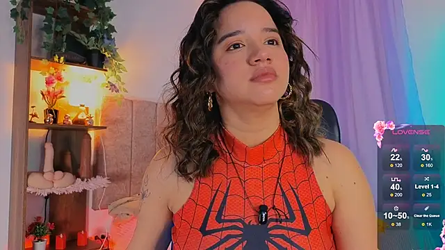 Snapshot of emilyrouxe chatting on November 2025 03:06:02 PM emilyrouxe online show from November 2025 03:06:02 PM