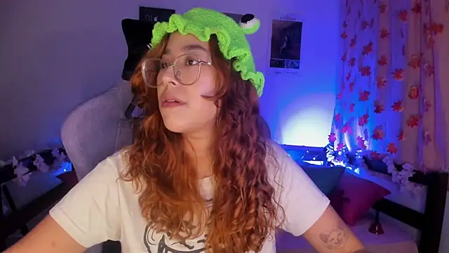 Snapshot of _Moon_Johnson chatting on March 2025 12:07:02 AM Moon Johnson online show from March 2025 12:07:02 AM