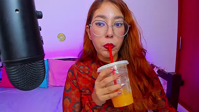 Snapshot of _Moon_Johnson chatting on September 2025 02:33:01 AM Moon Johnson online show from September 2025 02:33:01 AM