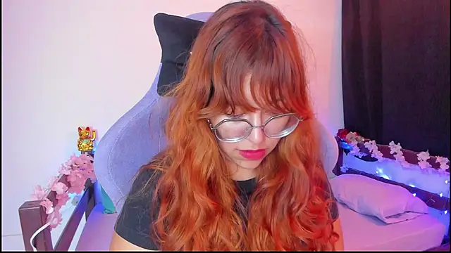 Snapshot of _Moon_Johnson chatting on November 2025 12:46:02 AM Moon Johnson online show from November 2025 12:46:02 AM