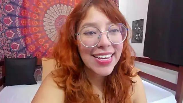 Snapshot of _Moon_Johnson chatting on December 2025 09:11:01 PM Moon Johnson online show from December 2025 09:11:01 PM