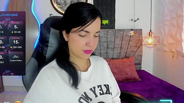 tatiana sc online show from October 2025 01:32:02 PM