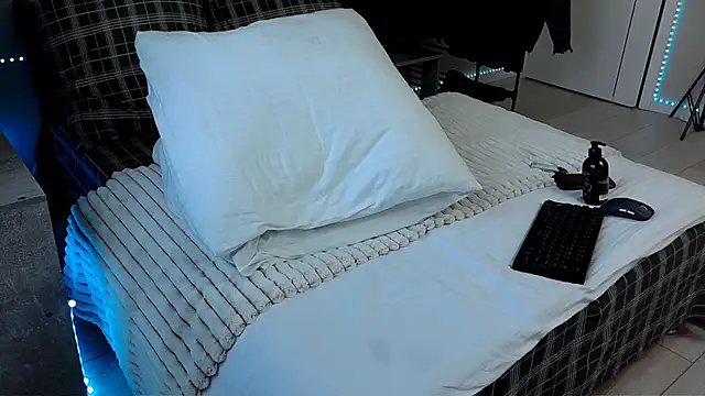 Tanya M online show from February 2025 12:37:01 PM