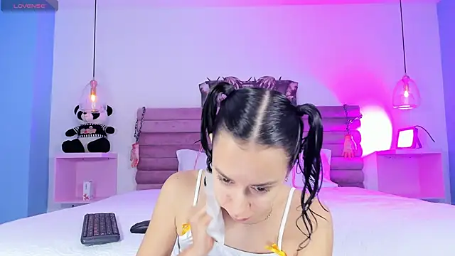 AbyCooper online show from October 2025 01:19:01 PM