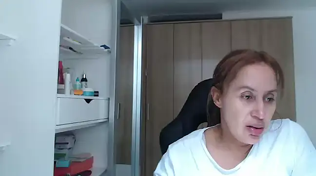 RoxanaLove9 online show from January 2025 06:28:01 PM