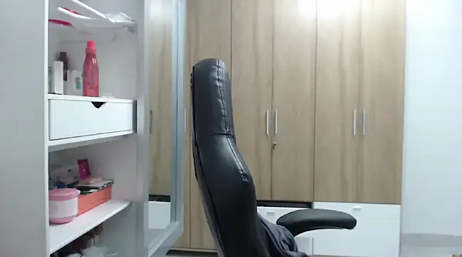 RoxanaLove9 online show from February 2025 01:46:02 AM