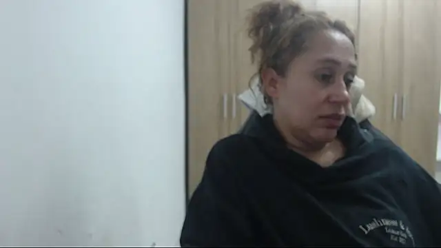 RoxanaLove9 online show from September 2025 04:28:02 AM