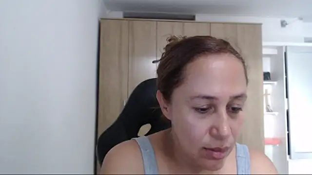 RoxanaLove9 online show from February 2026 09:18:01 PM