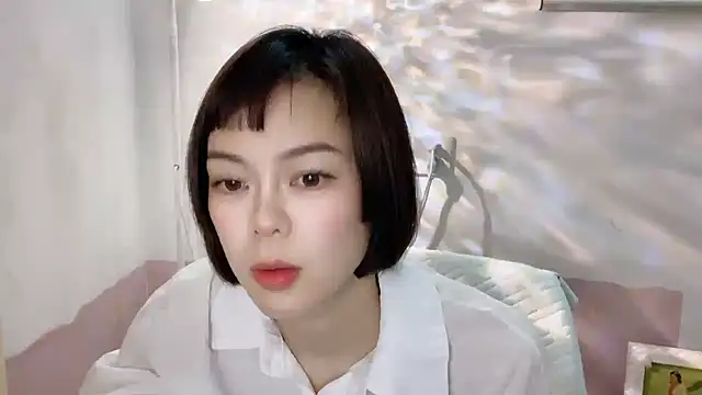 Linda-LL online show from October 2025 02:02:01 PM