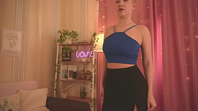 Snapshot of ms_evasweet chatting on June 2026 12:18:02 PM ms evasweet online show from June 2026 12:18:02 PM