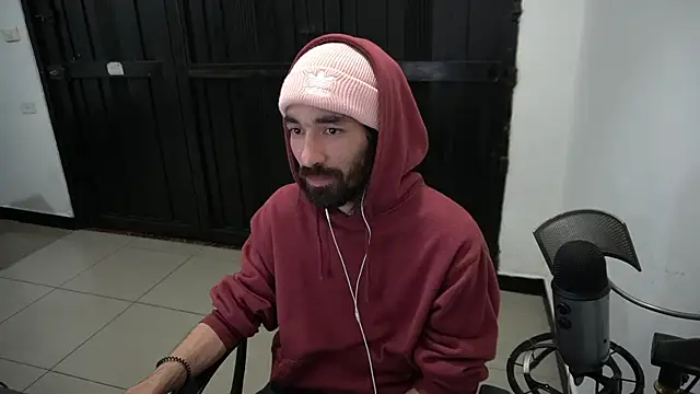 Snapshot of Your_Ice_cream chatting on December 2024 03:19:01 AM Your Ice cream online show from December 2024 03:19:01 AM