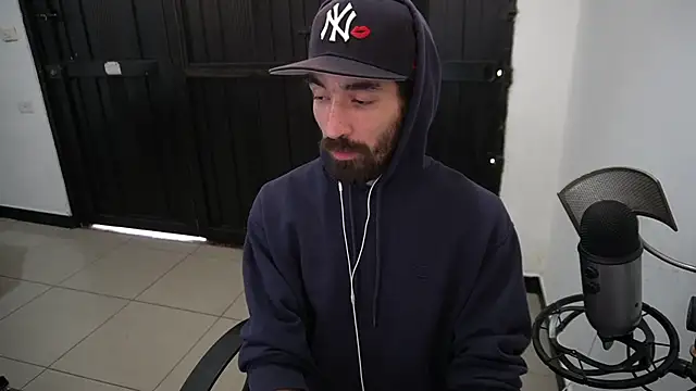 Snapshot of Your_Ice_cream chatting on December 2024 03:39:01 PM Your Ice cream online show from December 2024 03:39:01 PM