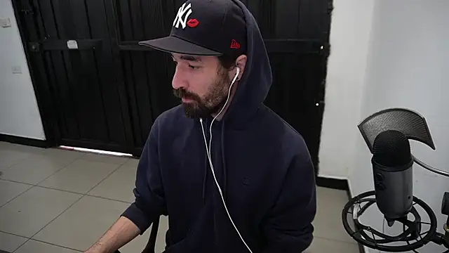 Snapshot of Your_Ice_cream chatting on December 2024 11:34:02 AM Your Ice cream online show from December 2024 11:34:02 AM