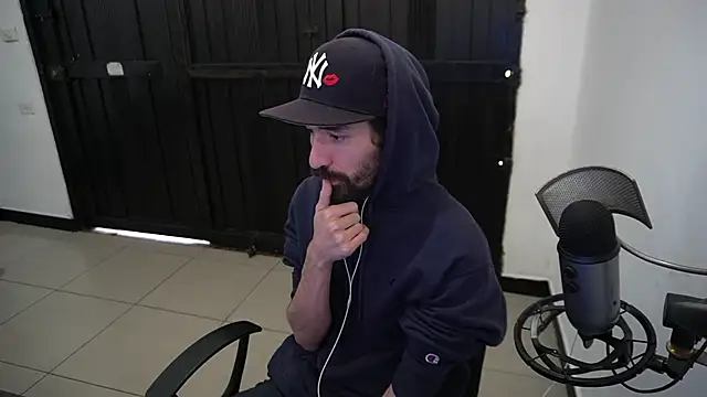 Snapshot of Your_Ice_cream chatting on December 2024 02:38:02 PM Your Ice cream online show from December 2024 02:38:02 PM