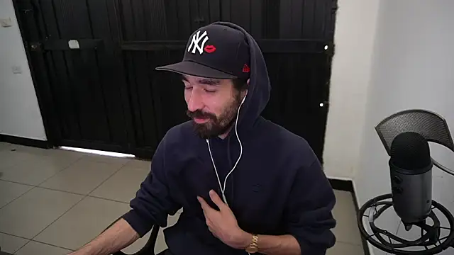 Snapshot of Your_Ice_cream chatting on December 2024 05:42:01 PM Your Ice cream online show from December 2024 05:42:01 PM