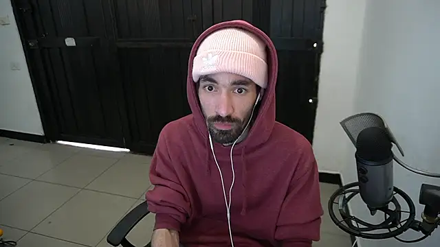 Snapshot of Your_Ice_cream chatting on December 2024 06:13:01 PM Your Ice cream online show from December 2024 06:13:01 PM