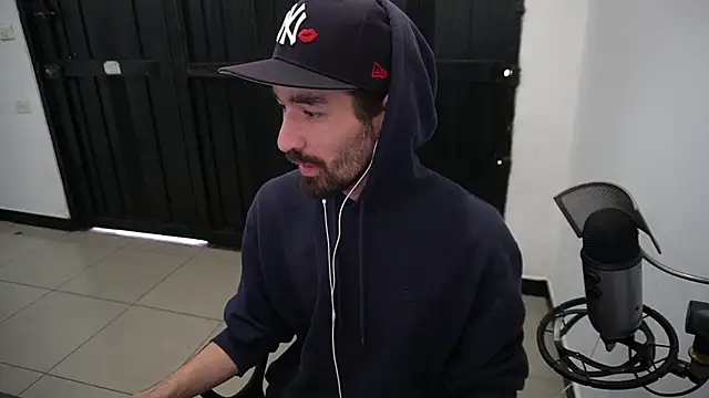 Snapshot of Your_Ice_cream chatting on December 2024 02:38:02 PM Your Ice cream online show from December 2024 02:38:02 PM