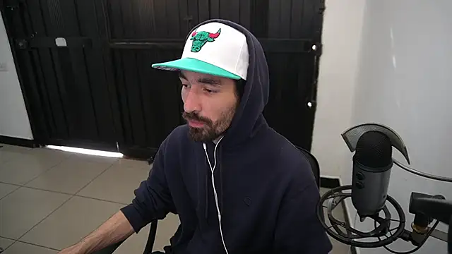 Snapshot of Your_Ice_cream chatting on December 2024 08:17:02 PM Your Ice cream online show from December 2024 08:17:02 PM