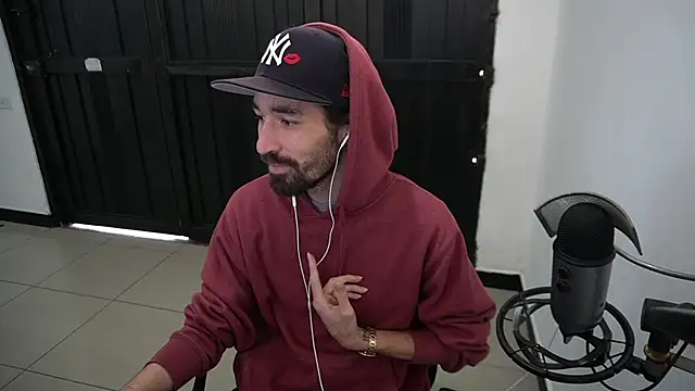 Snapshot of Your_Ice_cream chatting on December 2024 06:12:01 PM Your Ice cream online show from December 2024 06:12:01 PM