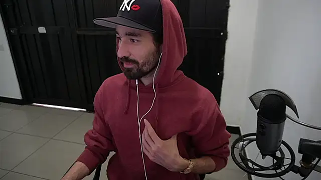 Snapshot of Your_Ice_cream chatting on December 2024 09:15:02 PM Your Ice cream online show from December 2024 09:15:02 PM