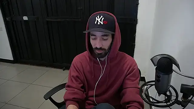 Snapshot of Your_Ice_cream chatting on December 2024 12:18:01 AM Your Ice cream online show from December 2024 12:18:01 AM