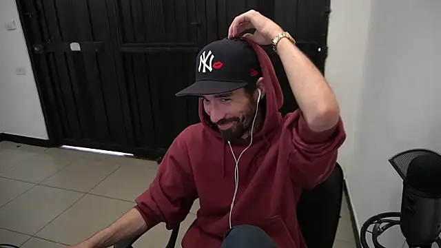 Snapshot of Your_Ice_cream chatting on December 2024 01:38:02 PM Your Ice cream online show from December 2024 01:38:02 PM