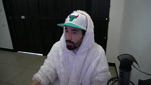 Snapshot of Your_Ice_cream chatting on December 2024 01:52:02 PM Your Ice cream online show from December 2024 01:52:02 PM