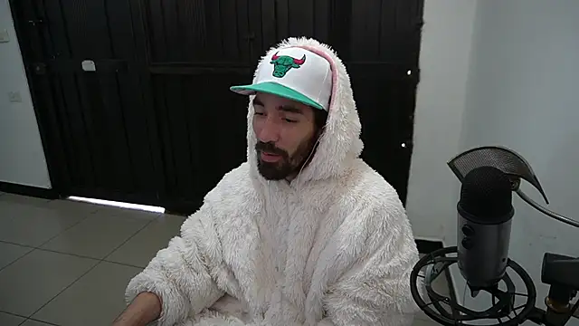 Snapshot of Your_Ice_cream chatting on December 2024 04:57:01 PM Your Ice cream online show from December 2024 04:57:01 PM