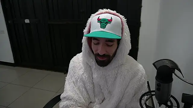 Snapshot of Your_Ice_cream chatting on January 2025 03:45:01 AM Your Ice cream online show from January 2025 03:45:01 AM