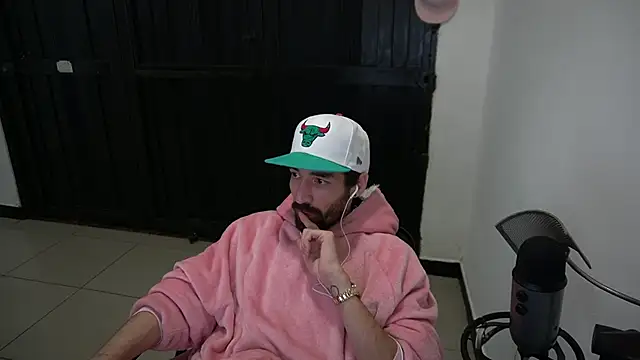 Snapshot of Your_Ice_cream chatting on January 2025 02:11:02 AM Your Ice cream online show from January 2025 02:11:02 AM