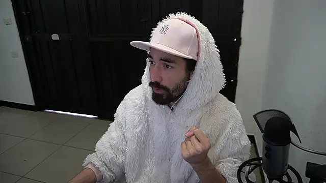 Snapshot of Your_Ice_cream chatting on January 2025 12:46:02 PM Your Ice cream online show from January 2025 12:46:02 PM