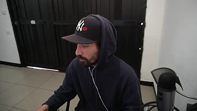 Snapshot of Your_Ice_cream chatting on January 2025 03:06:01 PM Your Ice cream online show from January 2025 03:06:01 PM