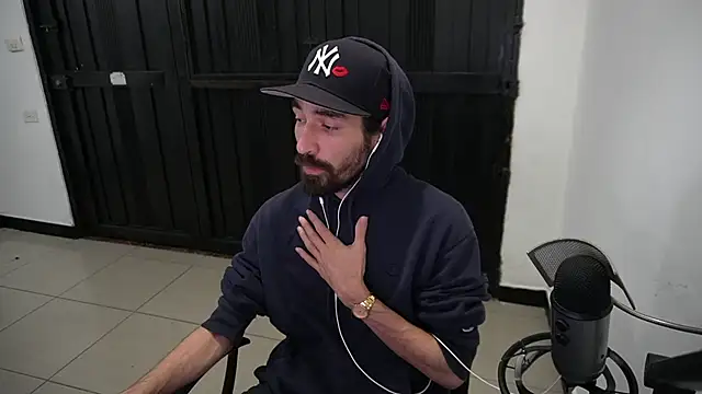 Snapshot of Your_Ice_cream chatting on January 2025 11:35:02 PM Your Ice cream online show from January 2025 11:35:02 PM