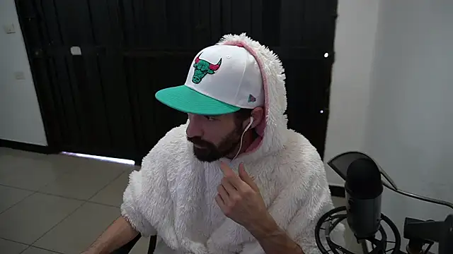 Snapshot of Your_Ice_cream chatting on January 2025 03:22:01 PM Your Ice cream online show from January 2025 03:22:01 PM