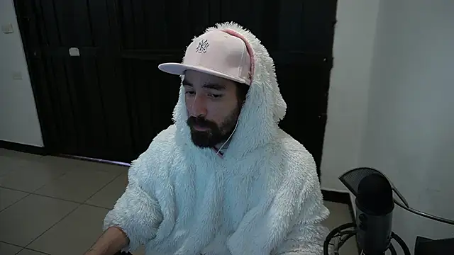 Snapshot of Your_Ice_cream chatting on January 2025 11:23:02 AM Your Ice cream online show from January 2025 11:23:02 AM