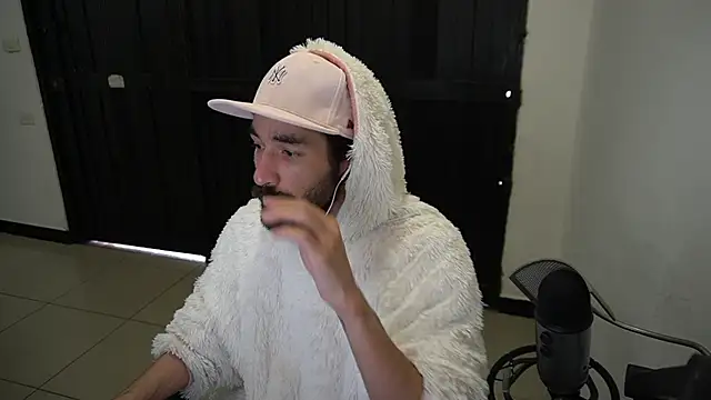 Snapshot of Your_Ice_cream chatting on January 2025 02:28:01 PM Your Ice cream online show from January 2025 02:28:01 PM