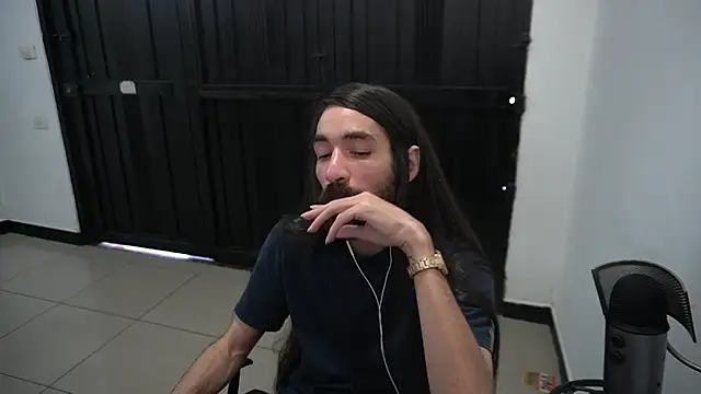 Snapshot of Your_Ice_cream chatting on January 2025 03:04:02 PM Your Ice cream online show from January 2025 03:04:02 PM